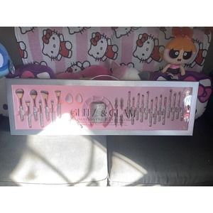 Glitz & Glam 30 Piece Silver Rhinestone Brush Set Make Up Tik Tok Viral New